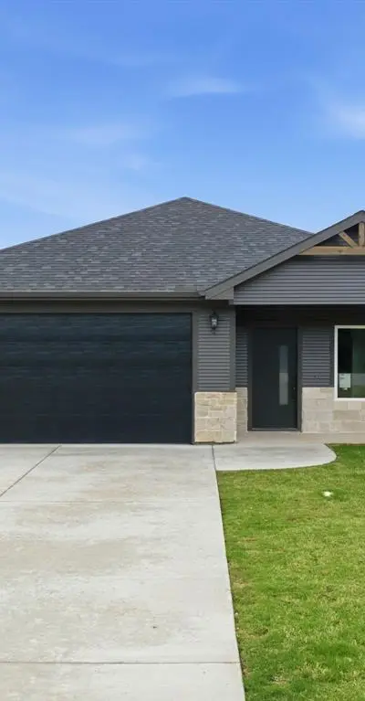 702 S Ivy Street, Hillsboro TX 76645
