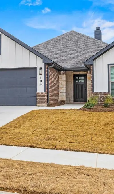 104 Maverick Trail, Valley View TX 76272