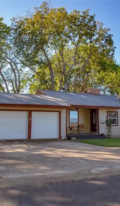 630 Faucett Street, Blossom TX 75416