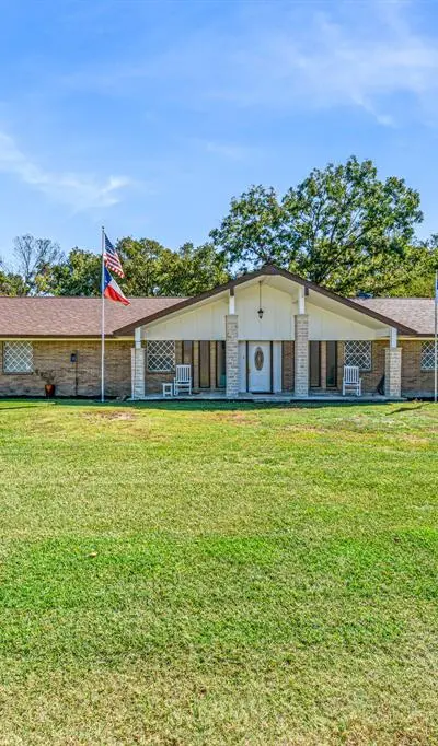 1075 Oak Ridge Drive, Oak Ridge TX 75160