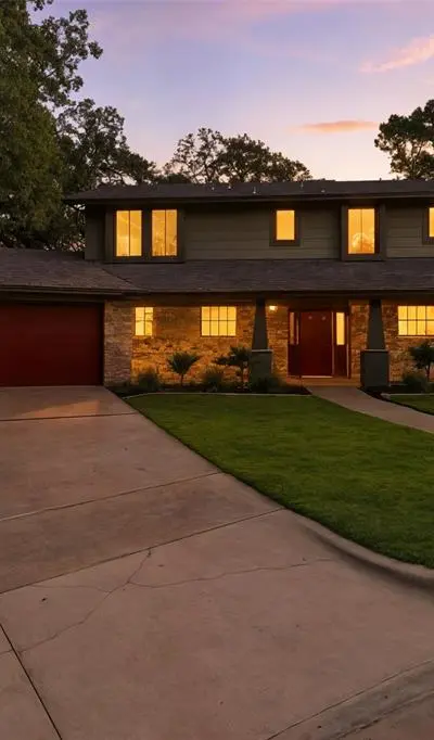 401 Rocky Canyon Court, Arlington TX 76011 - Photo 3