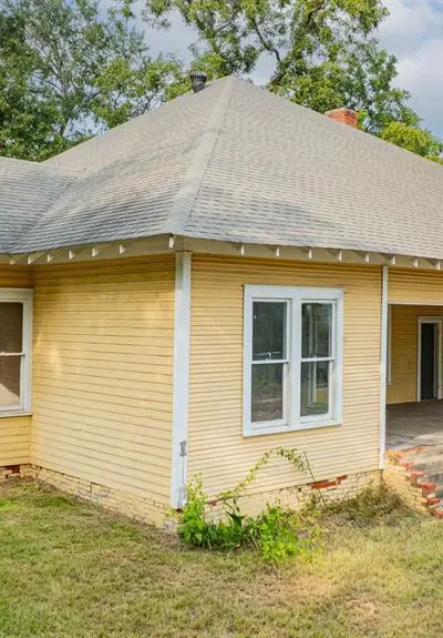 100 W Groves Street, Big Sandy TX 75755