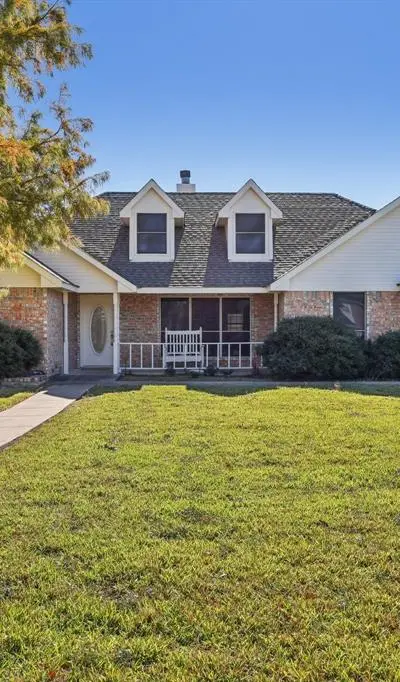 1377 Lone Star Boulevard, Talty TX 75160