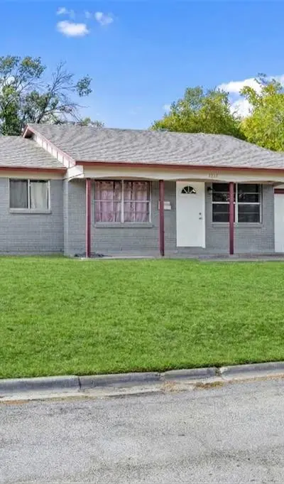 4812 Marshall Street, Forest Hill TX 76119