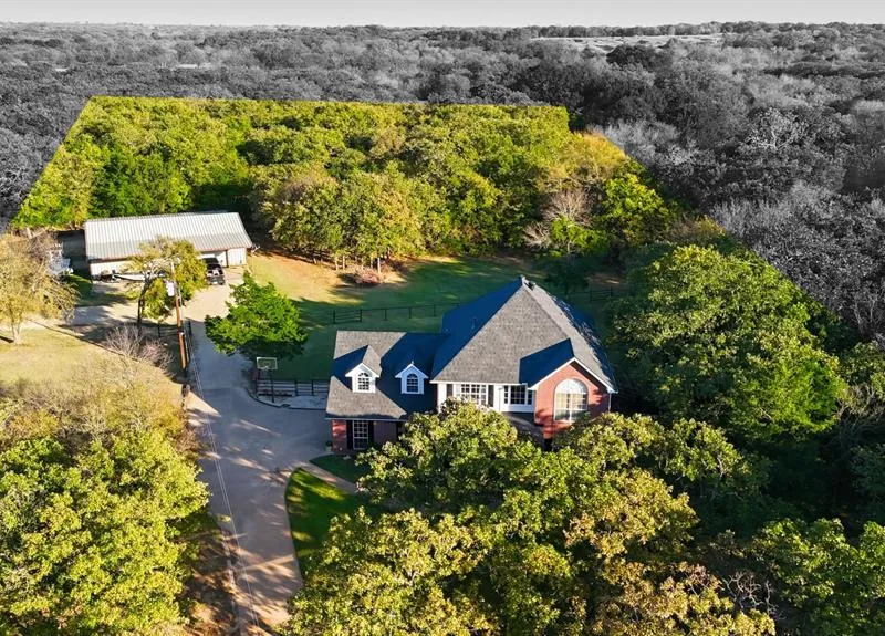 640 County Road 203, Collinsville TX 76233