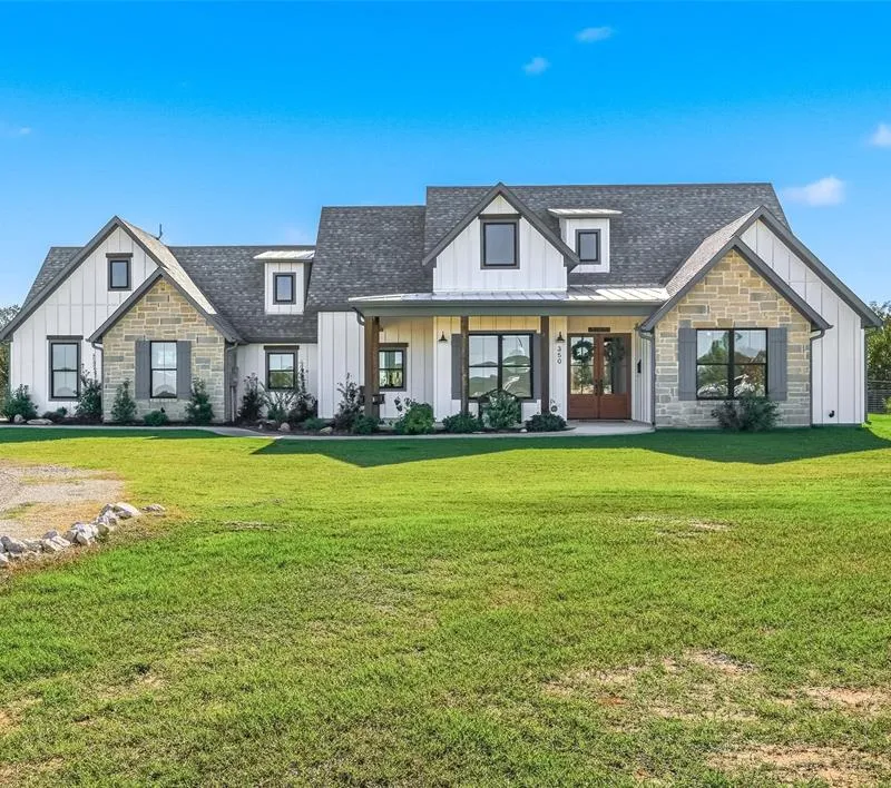 350 Rolling Ranch Boulevard, Alvord TX 76225