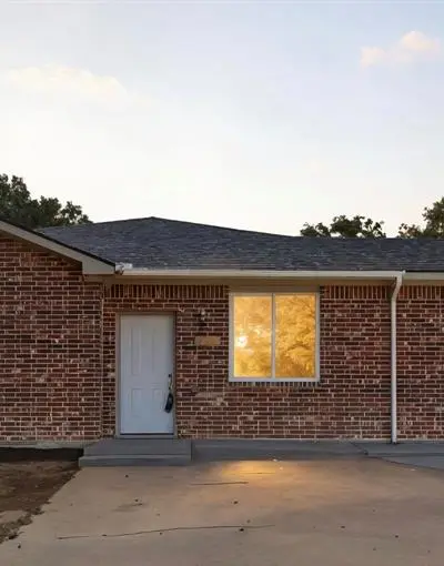 214 Pembrook Street, Lake Dallas TX 75065