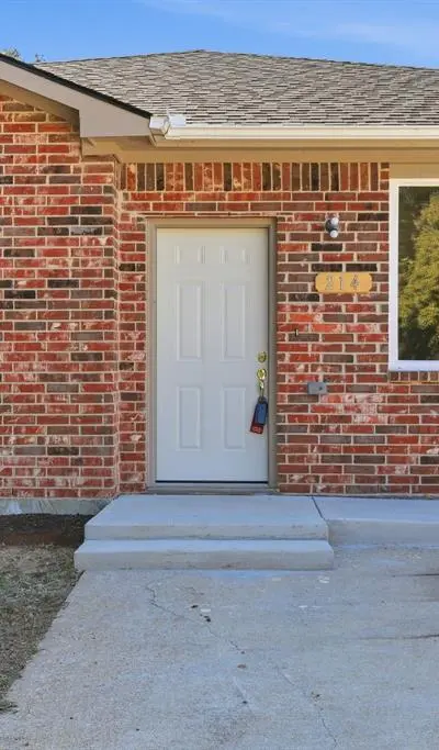 214 Pembrook Street, Lake Dallas TX 75065 - Photo 3