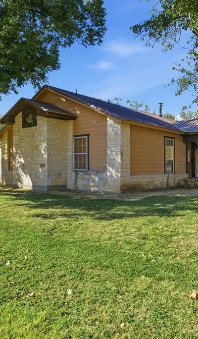 200 N Elm Lane, Tolar TX 76476