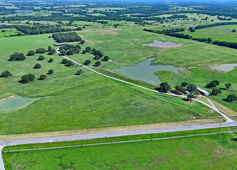 8752 Fm 1749, Sunset TX 76270