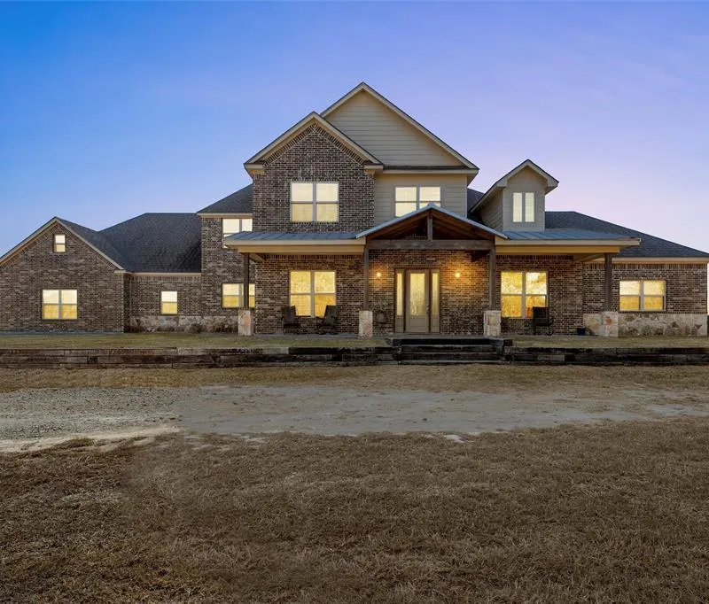 2370 Garrett Lane, China Spring TX 76633