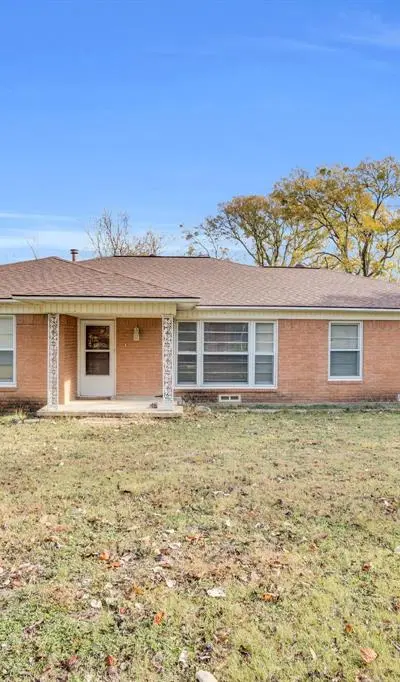 846 Truman Circle, Lancaster TX 75146 - Photo 3