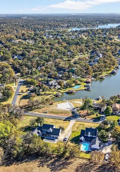 329 Comanche Drive, Lake Kiowa TX 76240 - Photo 5