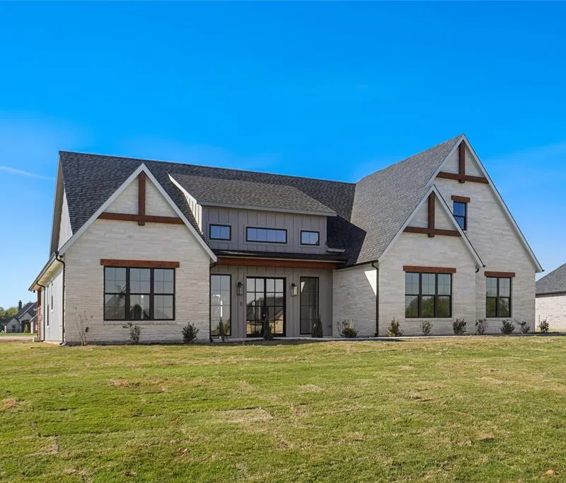 207 Stuart Street, Paradise TX 76073