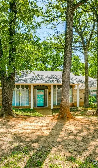 1000 Sherwood Drive, Bedford TX 76022