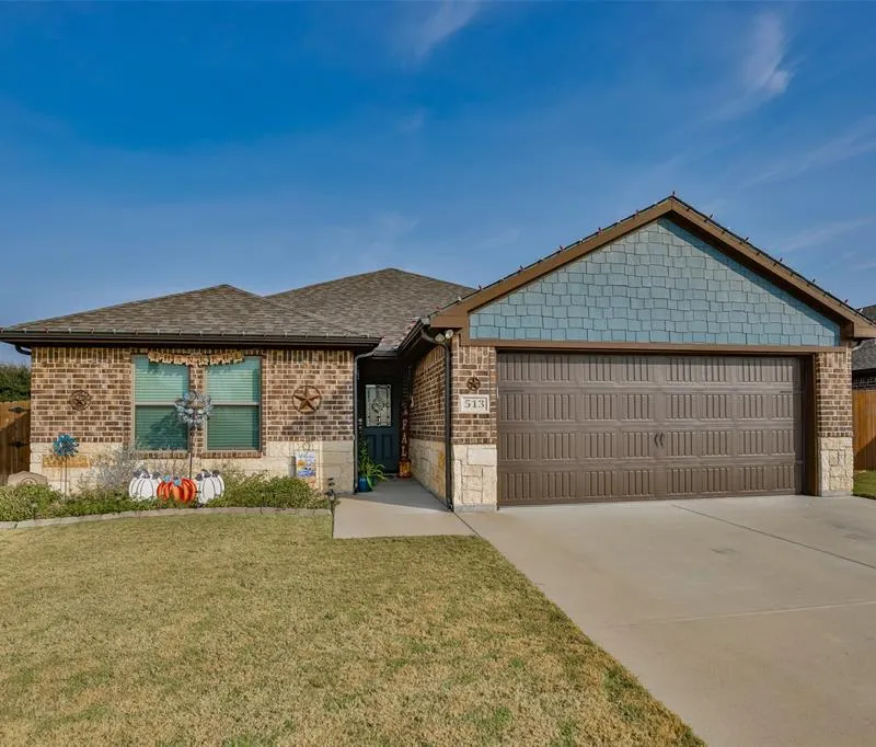 513 Pathfinder Street, Collinsville TX 76233