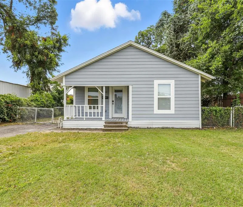 3212 Galvez Avenue, Fort Worth TX 76111