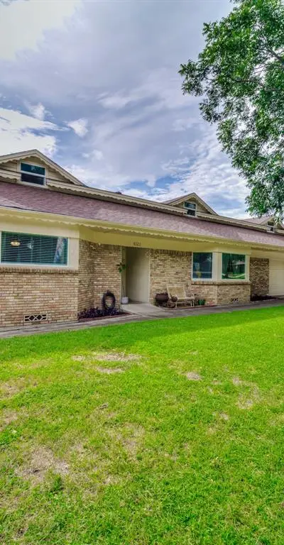 4321 Woodlake Drive, Lake Worth TX 76135 - Photo 2