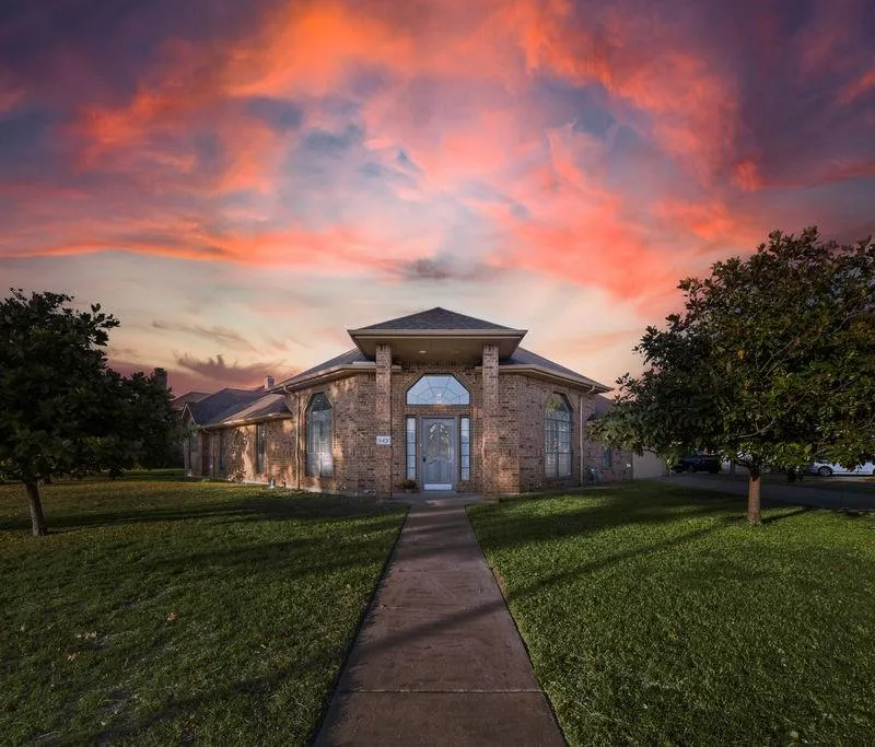 943 Fairway Drive, Duncanville TX 75137