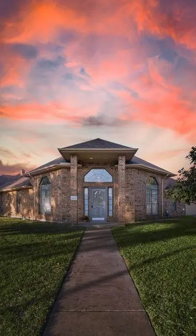 943 Fairway Drive, Duncanville TX 75137