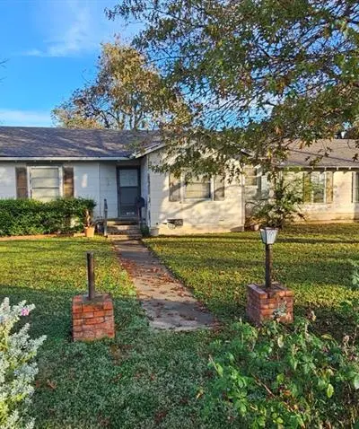 1061 E Walnut Street, Hillsboro TX 76645 - Photo 2