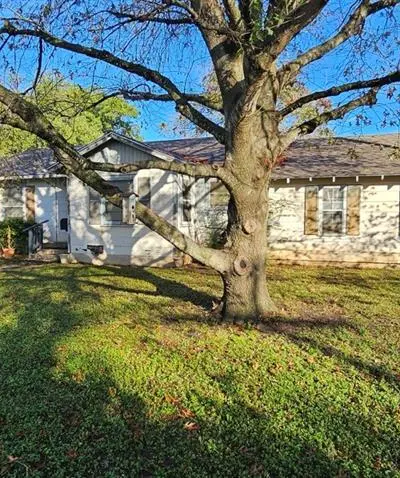1061 E Walnut Street, Hillsboro TX 76645 - Photo 3