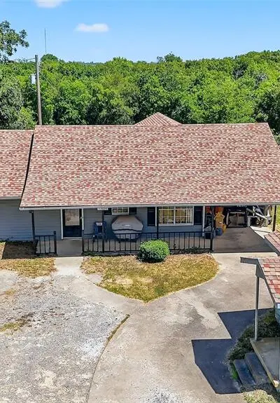 602 1/2 W Grand Street, Whitewright TX 75491