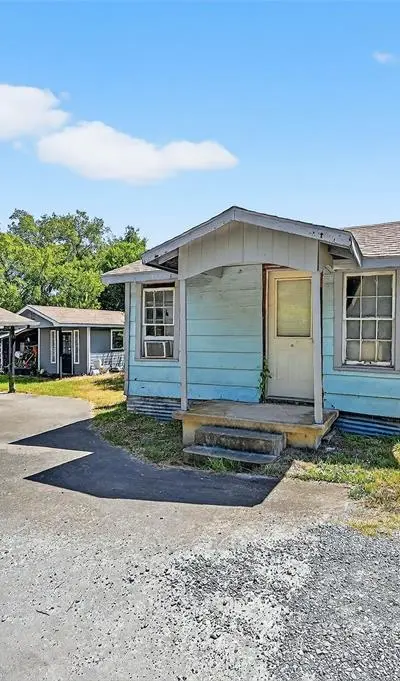 602 1/2 W Grand Street, Whitewright TX 75491 - Photo 4
