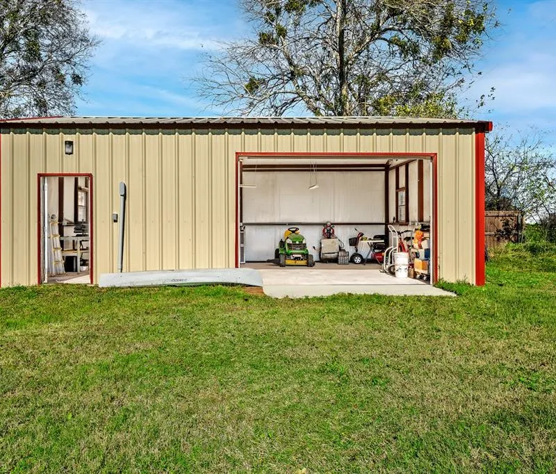 1209 Sherman Street, Tioga TX 76271