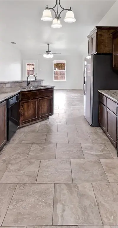 112 Halifax Circle, Palmer TX 75152 - Photo 2