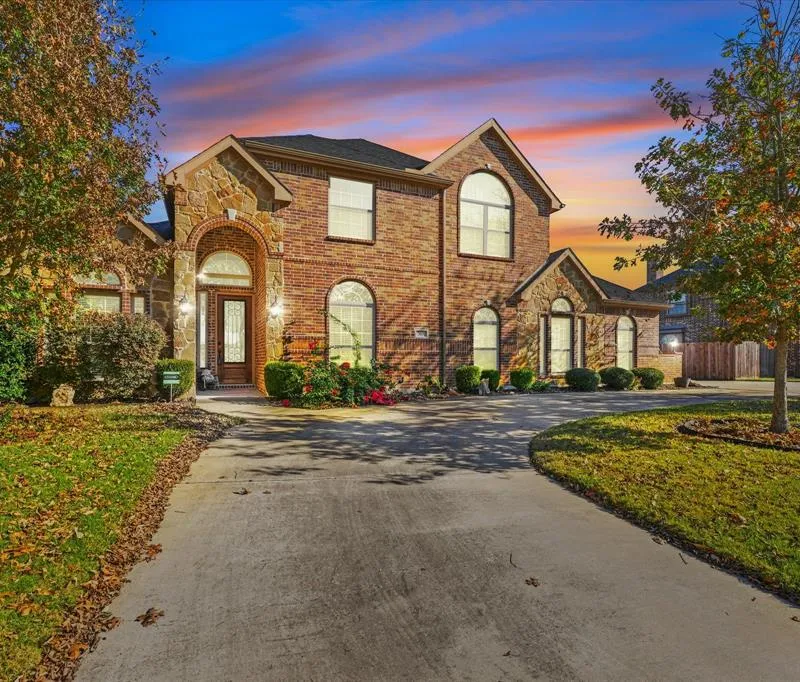 305 Fountain Creek Court, Ovilla TX 75154
