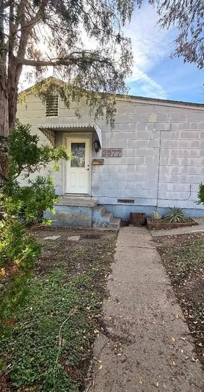 2577 22nd Street, Fort Worth TX 76106 - Photo 2