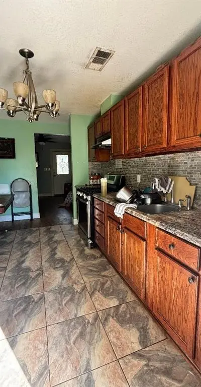 2577 22nd Street, Fort Worth TX 76106 - Photo 3