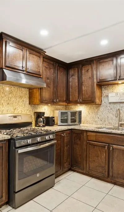 2903 MT VERNON Avenue, Fort Worth TX 76103 - Photo 2