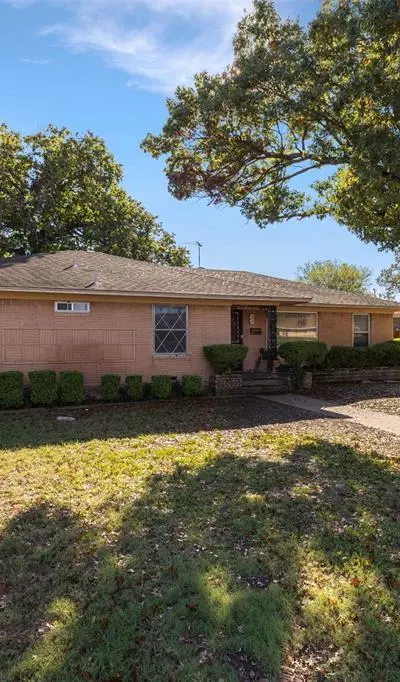 3706 Kimballdale Drive, Dallas TX 75233 - Photo 2