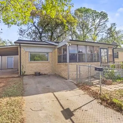 107 S Sheppard Drive, Euless TX 76040 - Photo 2