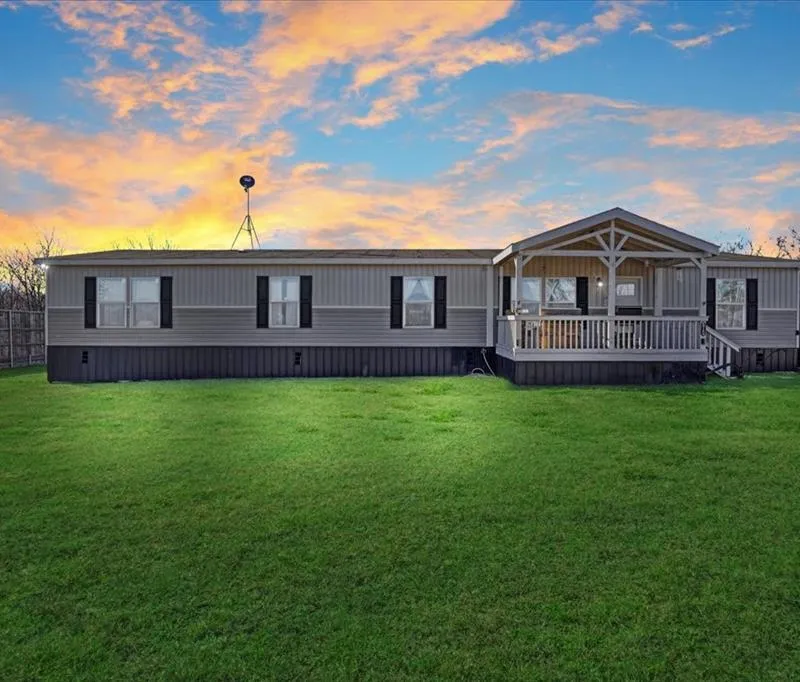 5740 County Road 1091, Celeste TX 75423