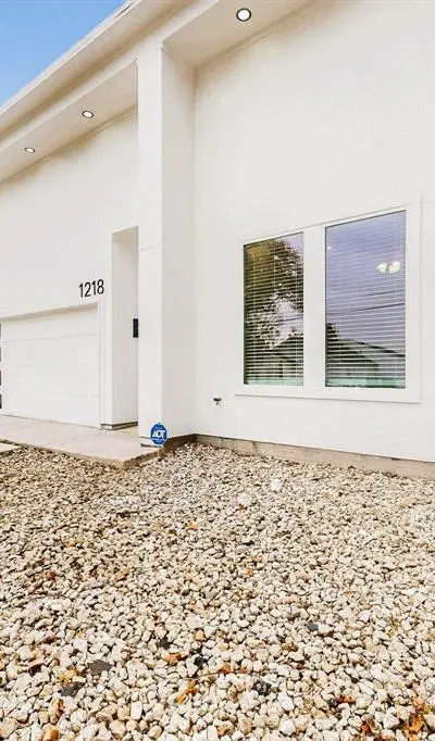1218 Grant Street, Dallas TX 75203 - Photo 2