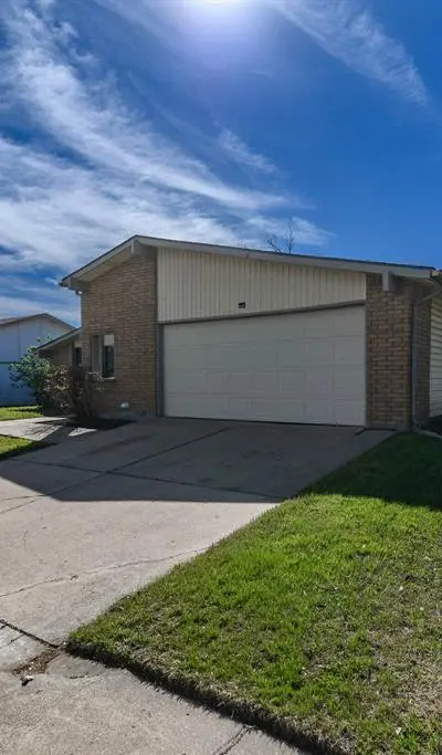 3510 Chamberland Drive, Arlington TX 76014 - Photo 3