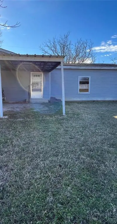 210 Colorado W, Millsap TX 76066 - Photo 4