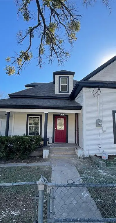 207 College Street, Chico TX 76431