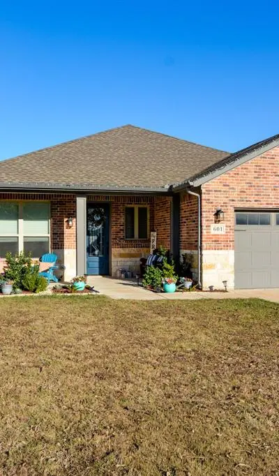 601 Mathew Street, Grandview TX 76050