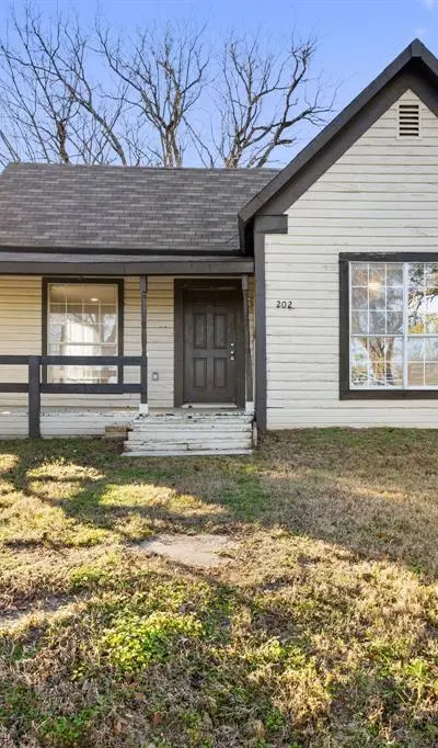 202 S Dunbar Lane, Emory TX 75440