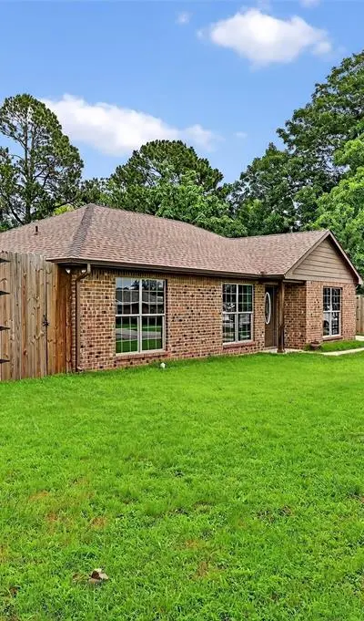315 Stone Street, Collinsville TX 76233 - Photo 4