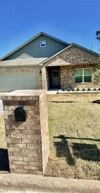 1403 Jefferson Street, Bowie TX 76230 - Photo 2