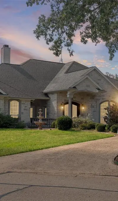 1340 Autumn Oaks Circle, China Spring TX 76633