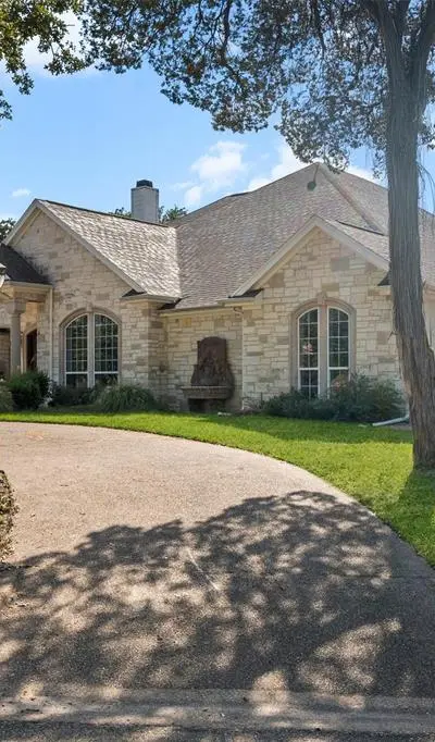 1340 Autumn Oaks Circle, China Spring TX 76633 - Photo 2