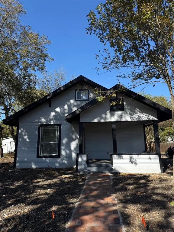 404 W Elm Street, Whitewright TX 75491