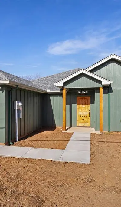303 E Bois D Arc, Nocona TX 76255