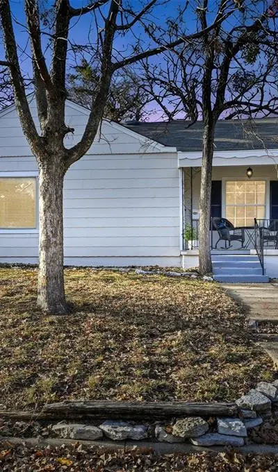 2129 Cardinal Lane, Fort Worth TX 76111 - Photo 2